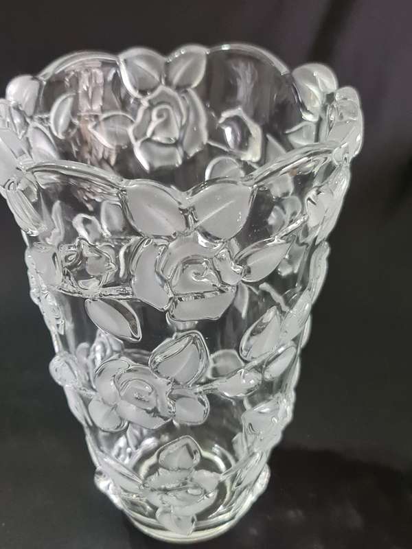 Original Waltherglas,  Made In Germany, Vase,  Embossed Roses, Scalloped Rim, Art Glass Vase,