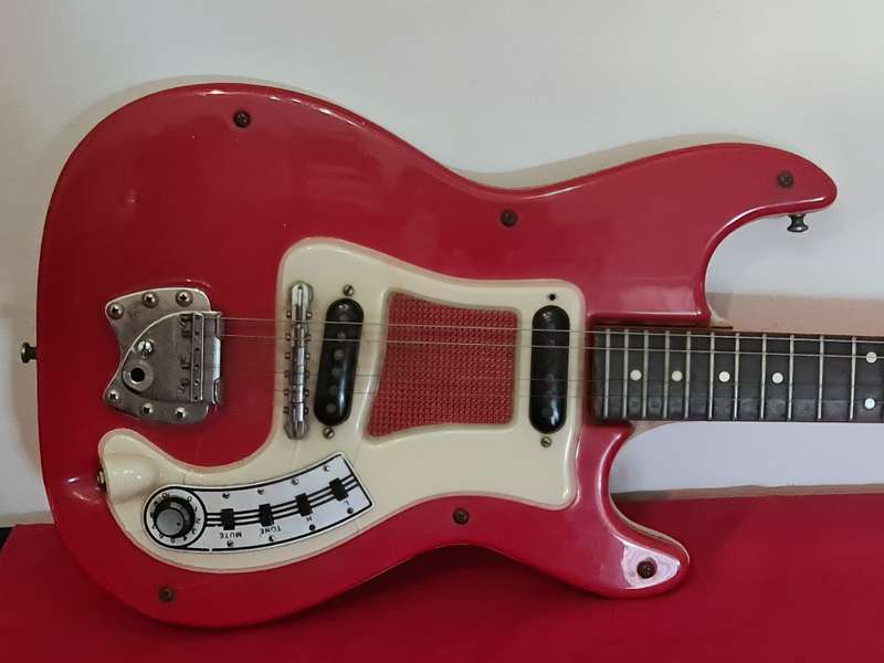 Gallo red Guitar