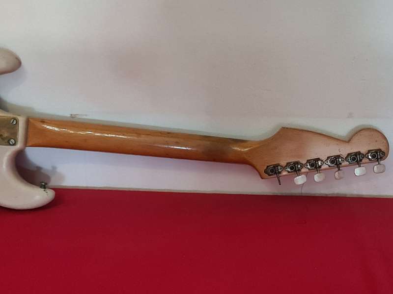 Gallo red Guitar