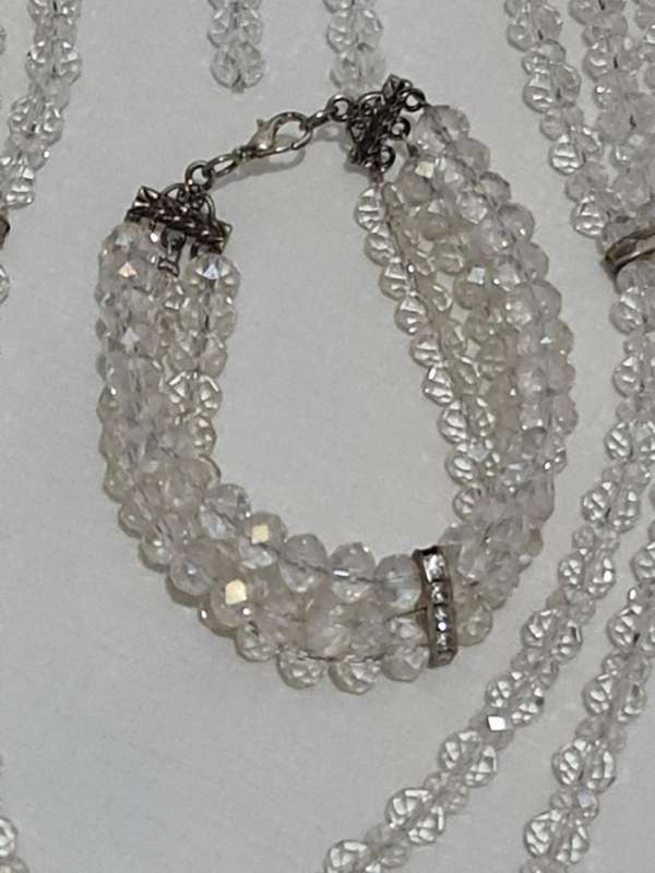 Crystal style necklace set