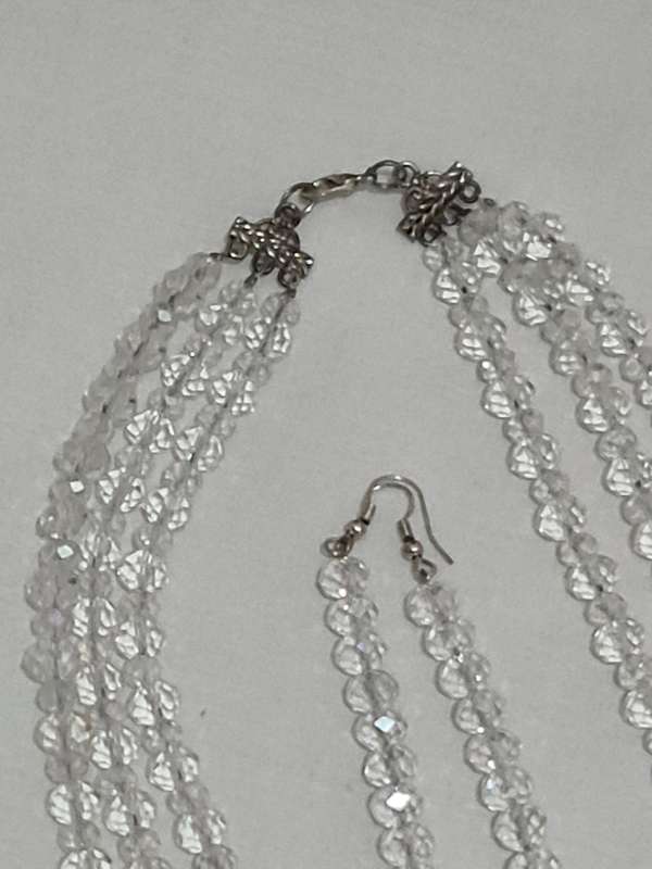 Crystal style necklace set