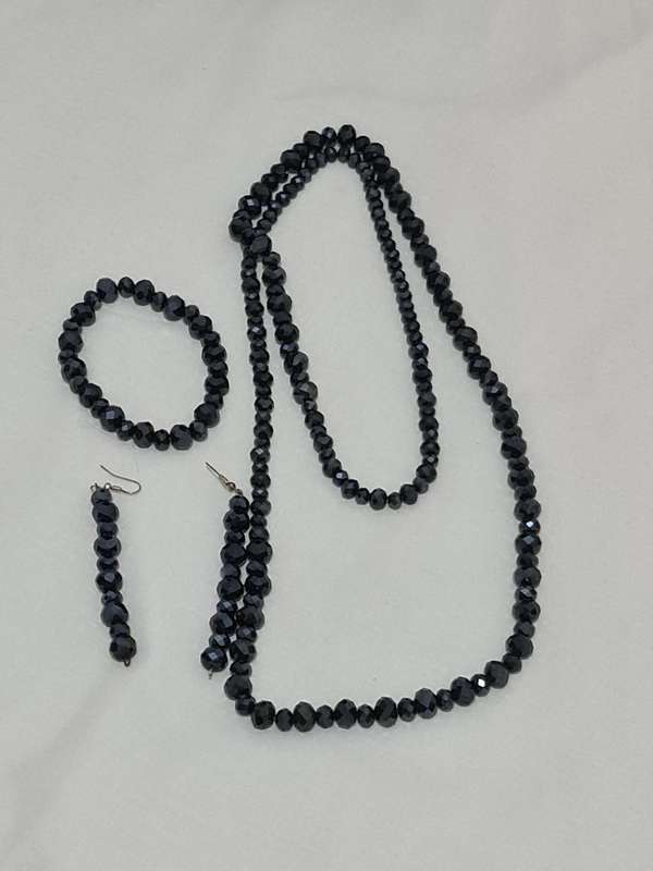 Black beaded Necklace set.