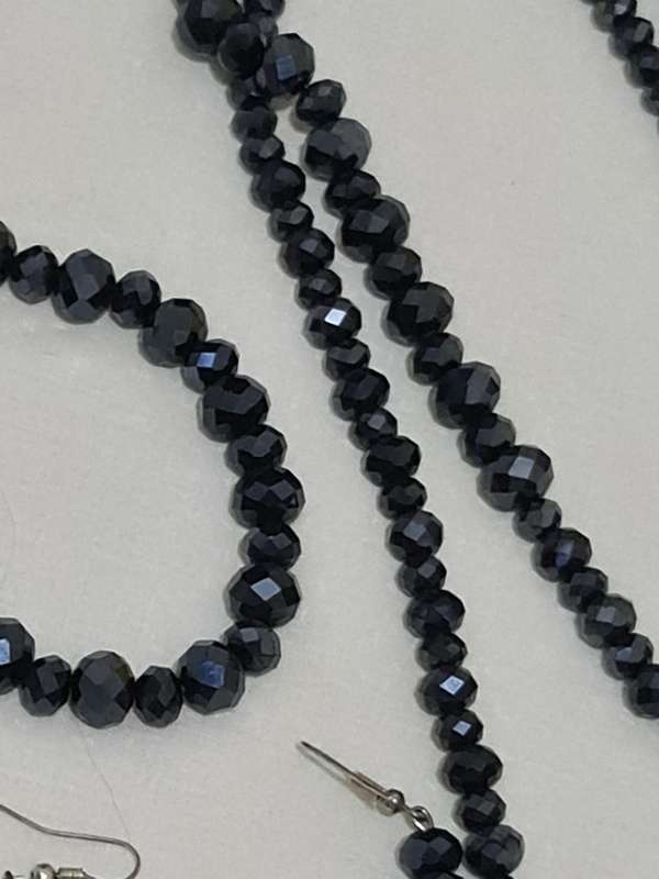 Black beaded Necklace set.