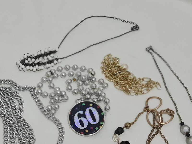 Mixed lot of jewelry