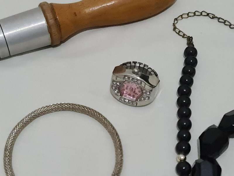 Mixed lot jewelry and watches