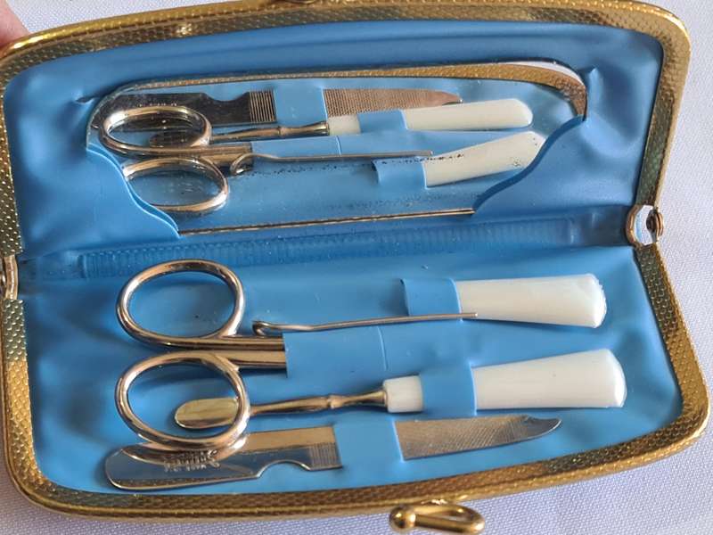 Vintage Purse Manicure set with mirrorp