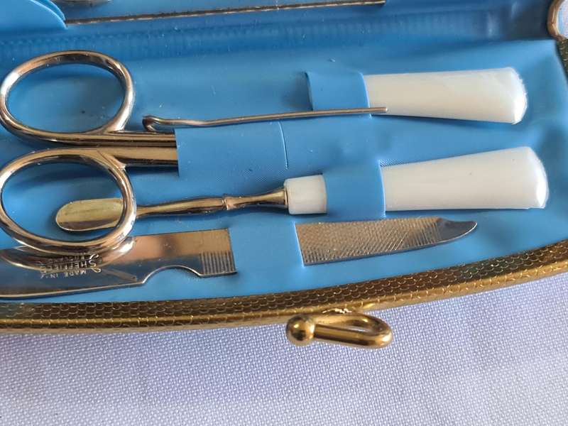 Vintage Purse Manicure set with mirrorp