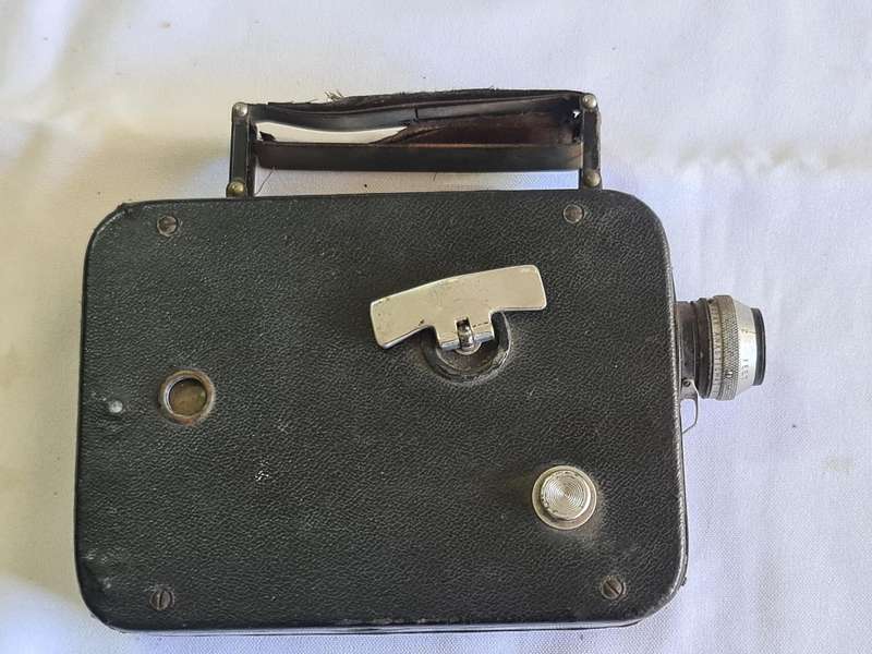 Cine-"Kodak" - eight Model 20. Kodak Limited. London. Made in Great Britain.