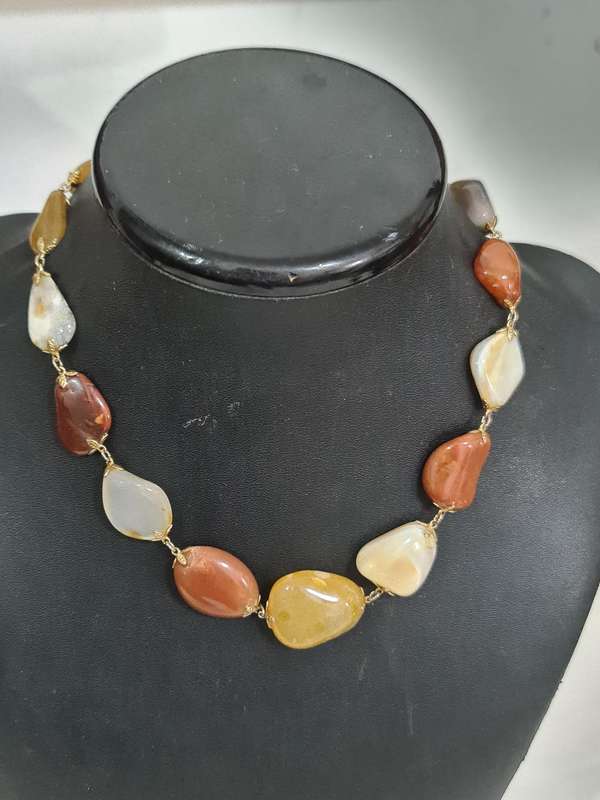 Vintage single string Agate Necklace p
