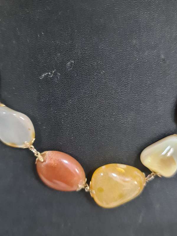 Vintage single string Agate Necklace p