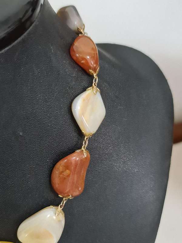Vintage single string Agate Necklace p
