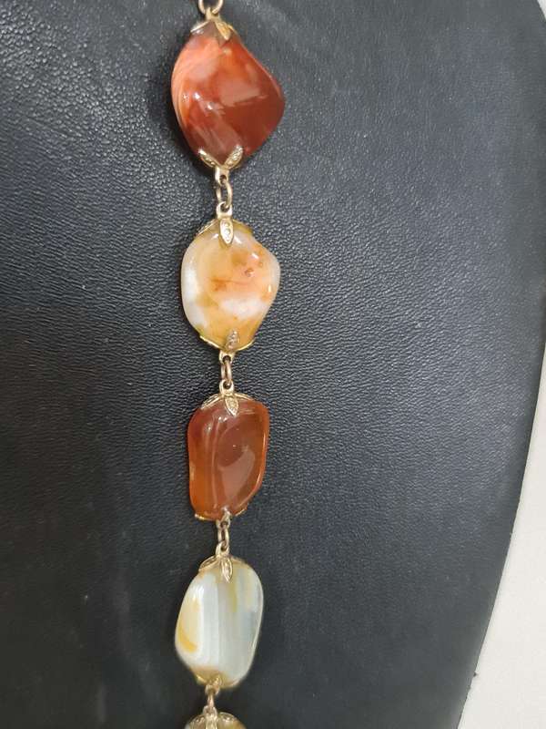 Single string Agate Necklace