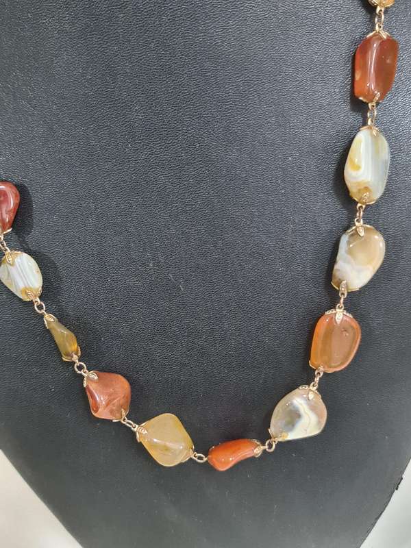 Single string Agate Necklace