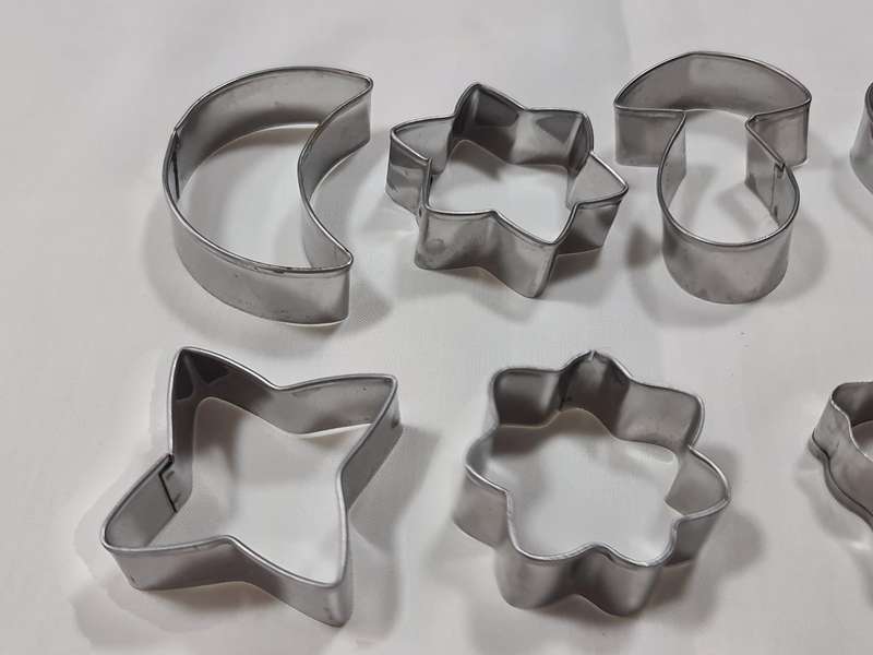 X6 Vintage sandwich/cookie cutters