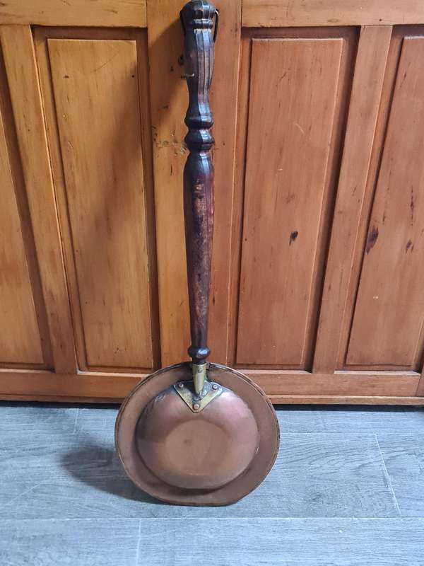 De Klerk Copper Bed Warmer with wooden handle