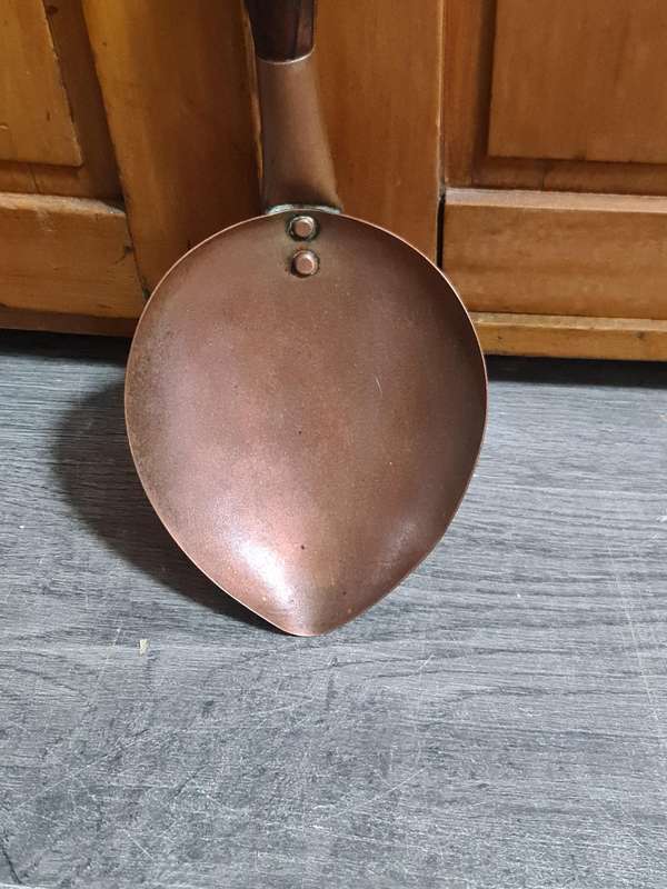 Large de Klerk copper ladle