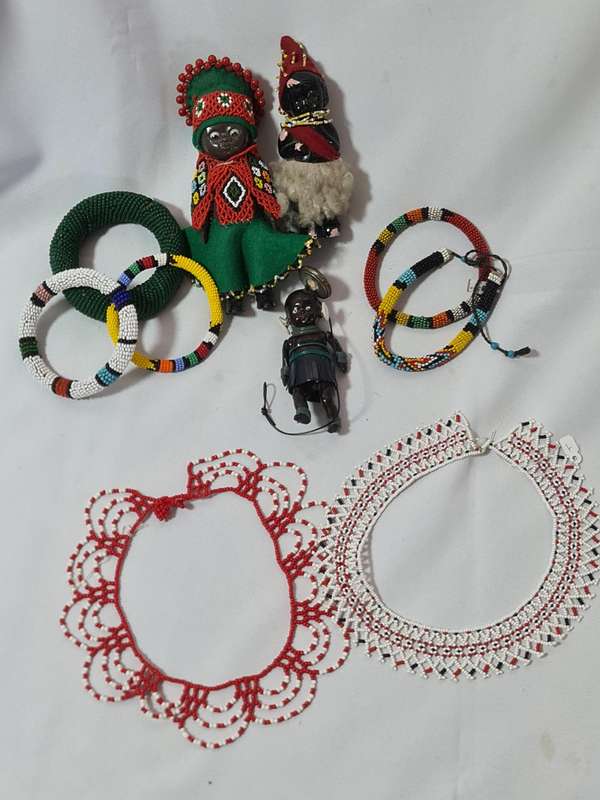 Mixed lot of vintage African items