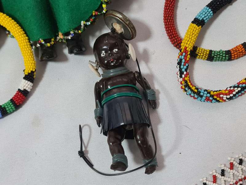 Mixed lot of vintage African items