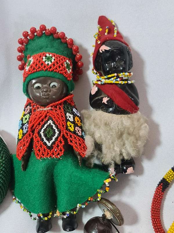 Mixed lot of vintage African items