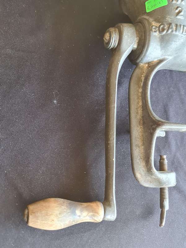 Husqvarna Sweden no.2 mincer