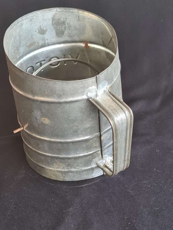 Vintage Victor 5 cups sift