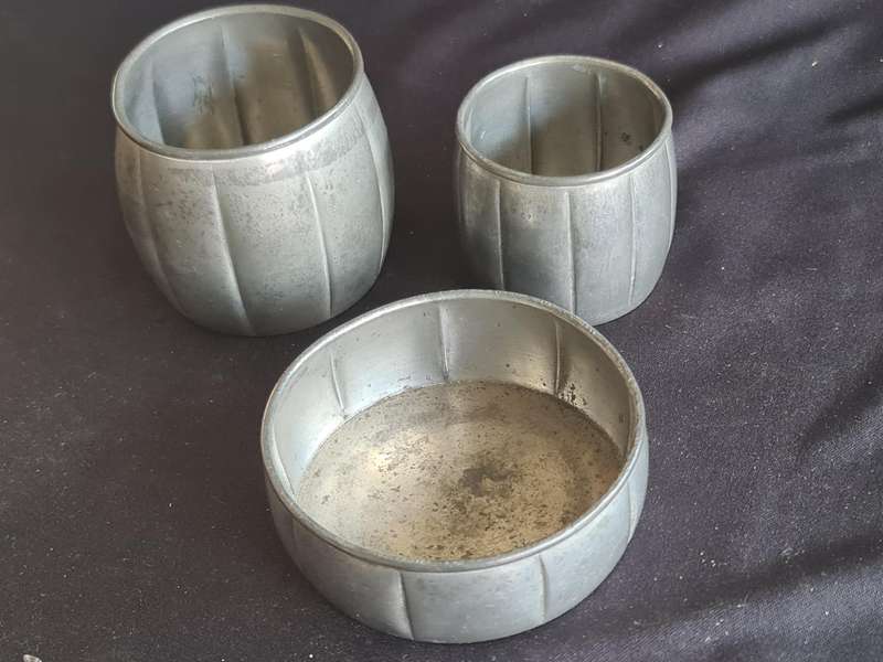 "Rio Zuiver Tin" Three small bowls