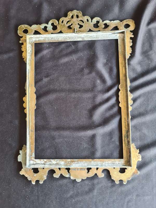 Made in Italy Frame. Photo/mirror