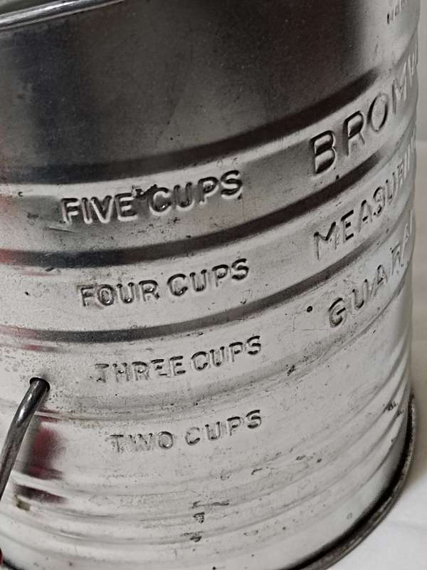 Bromwells measuring-sifter