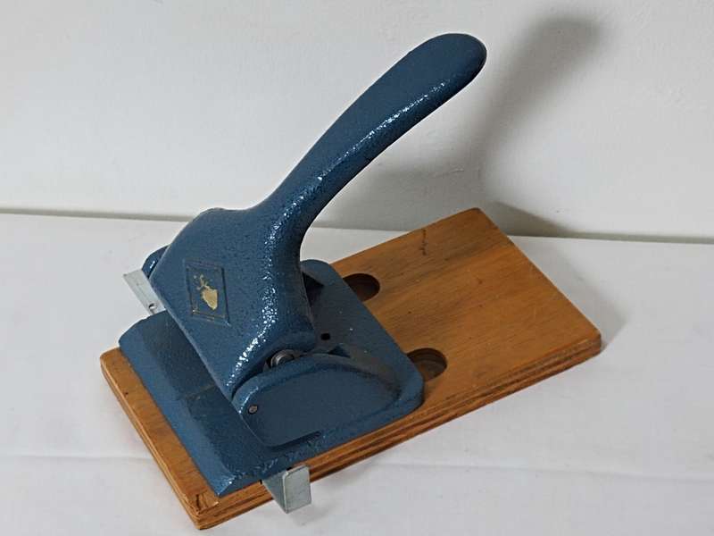 Large 2 hole punch