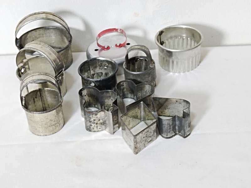 Mixed cookie cutters