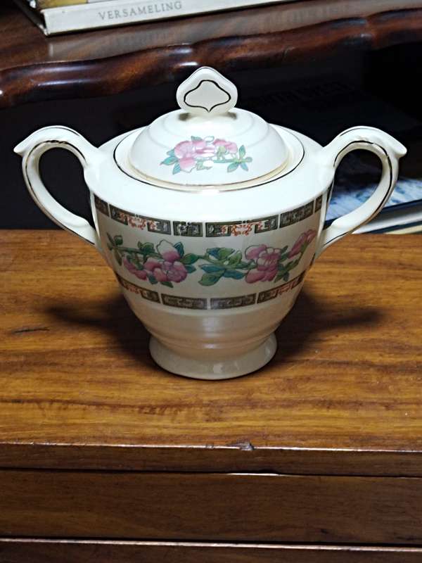 New Hall Hanley, Staffordshire England Sugar Bowl