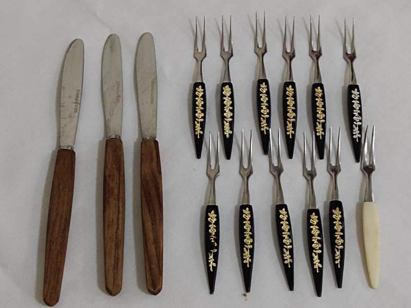 X12 Retro Cocktail forks & 3 cheese knifes