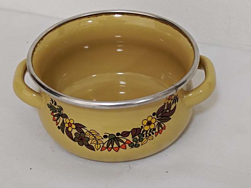 Small Vintage Enamel pot