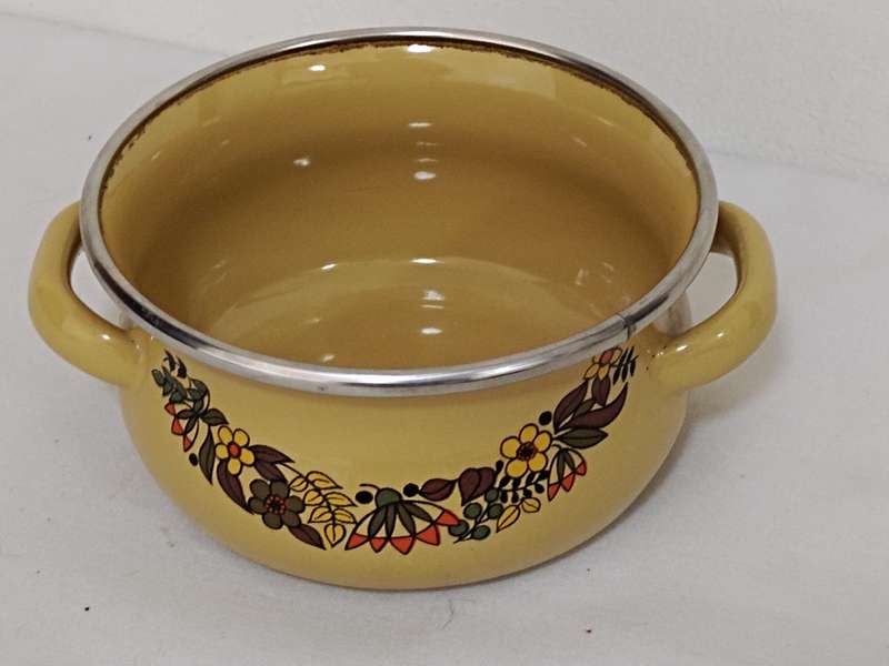 Small Vintage Enamel pot