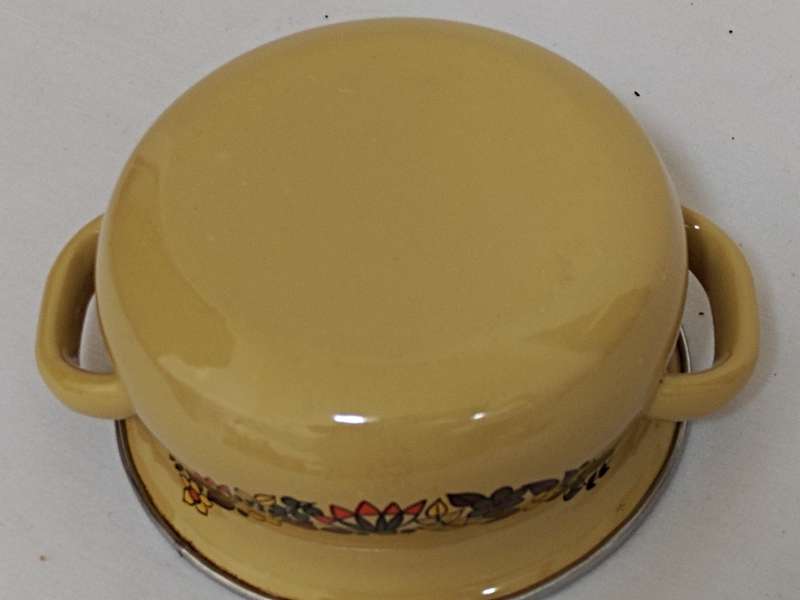 Small Vintage Enamel pot