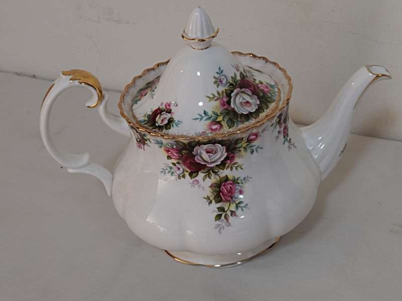 Royal Albert Celebration Tea pot