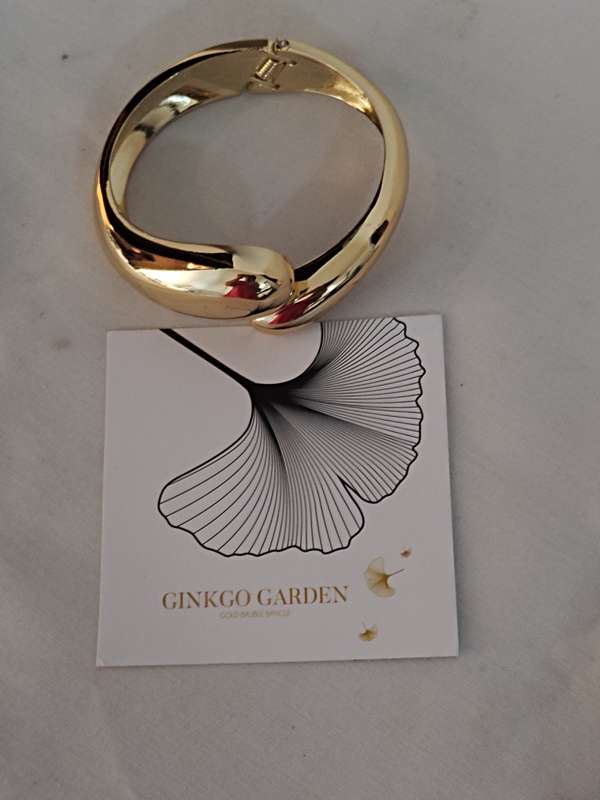 Ginkgo Garden gold tone bangle