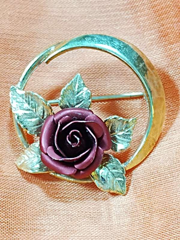 Gold tone with red  rose brooch