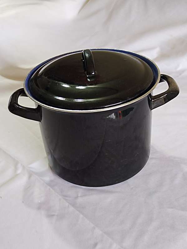 Black Enamel Pot