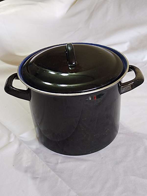 Black Enamel Pot