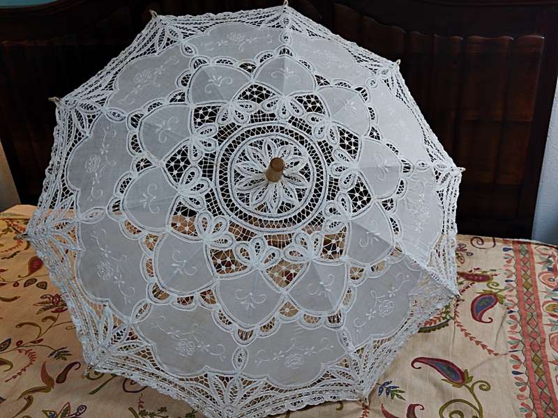 Antique style lace umbrella