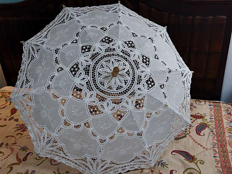 Antique style lace umbrella