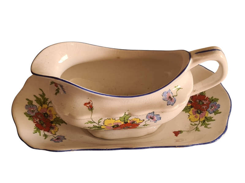 Tudor Vintage Sauce boat with sauce.