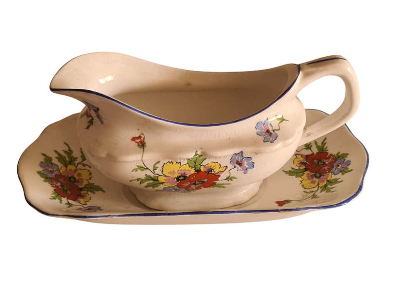 Tudor Vintage Sauce boat with sauce.
