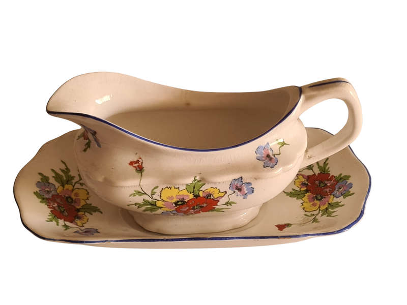 Tudor Vintage Sauce boat with sauce.