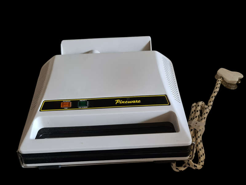 Pineware Waffle Maker