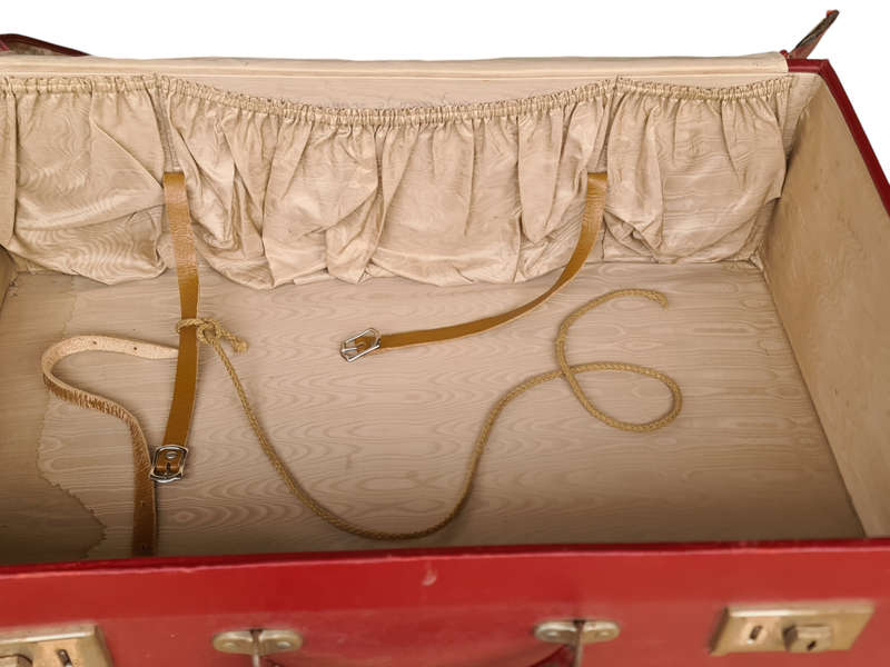 Atlanta Soft Top Red Vintage Suitcase