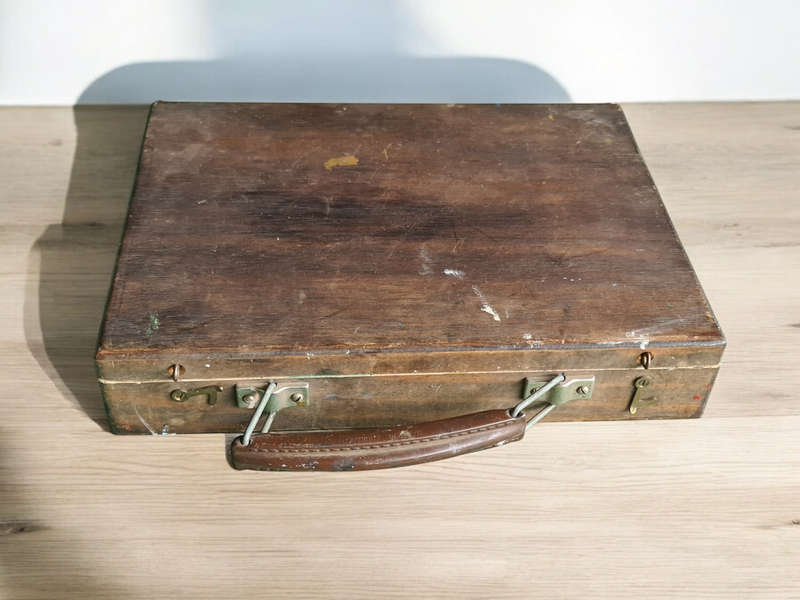 Small wooden painters case