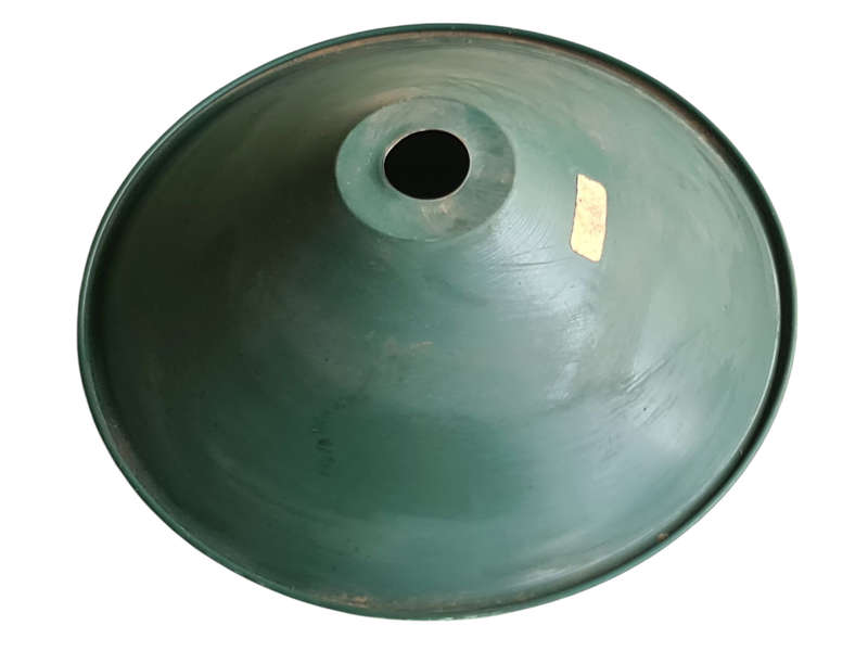 Green and white Enamel shade