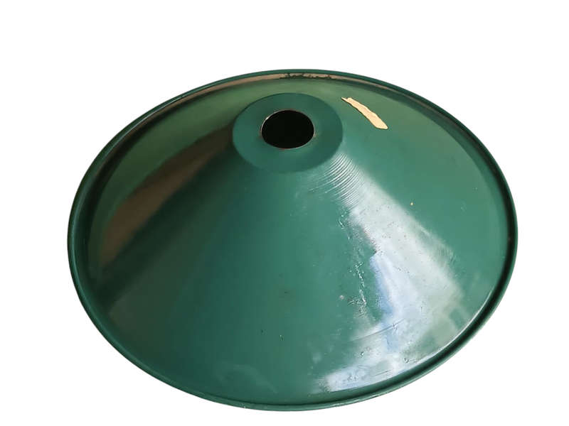Green and white Enamel shade